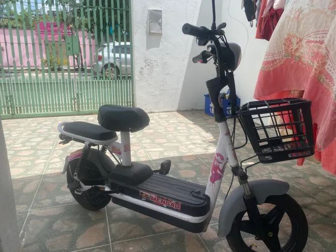 Vendo uma moto elétrica