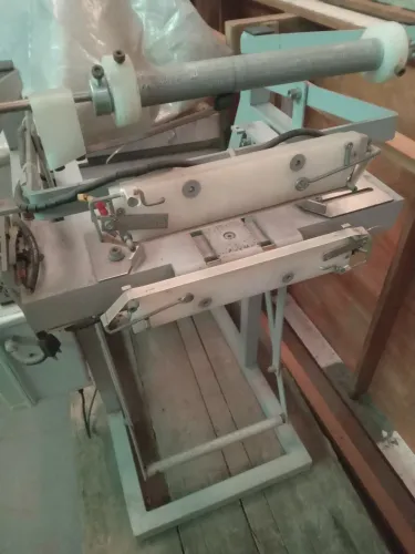 Máquina para selar plástico. Ideal para fabricantes de estojos ou álbuns de fotos