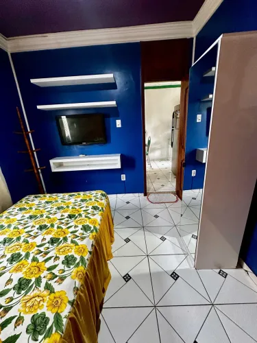 Resid Natália Lins, mobiliado, 2/4, localizado no quarto andar.