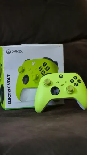 Controle Xbox Series S (Electric Volt)