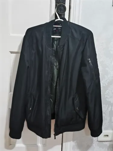 jaqueta bomber preta P