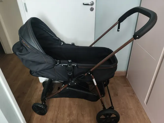 Vendo carrinho de bebê Galzerano com bebê conforto