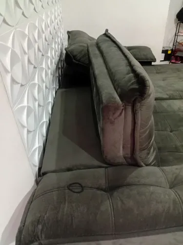Sofa higienizada, em ótimo estado de conservação,