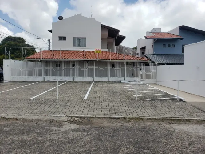 CASA COMERCIAL DE ESQUINA