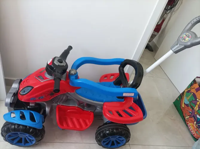 Quadriciclo R$300,00.