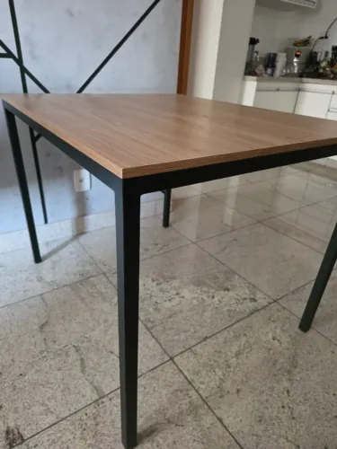 Mesa de madeira 80cm x 100cm