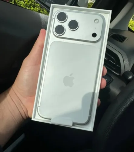 iPhone 17 pro Max Silver 512gb- Novo