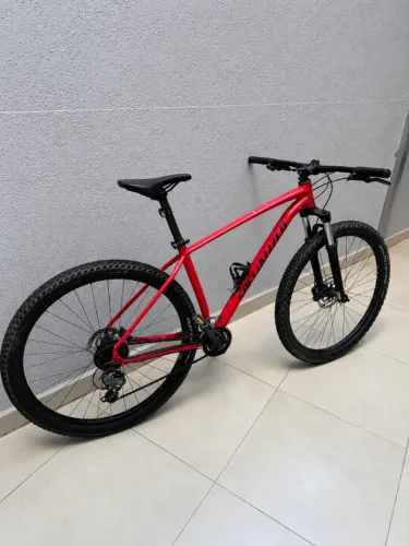 Specialized Rockhopper Aro 29 - Excelente Estado