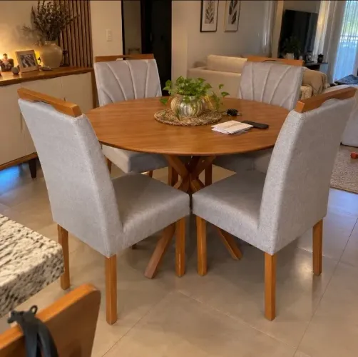 Mesa de Jantar Com 4 Cadeiras (Produto Novo)