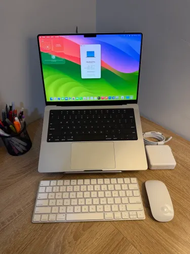 MacBook Pro 14 M1 Pro / 16GB / 512GB SSD / Brinde Magic Keyboard + Magic Mouse