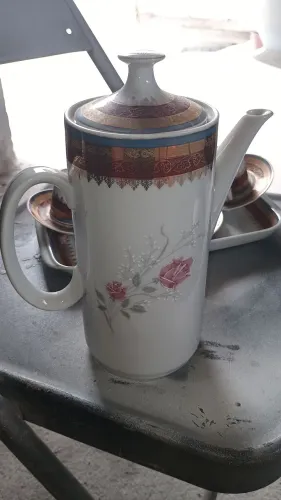 Bule de porcelana antiga polovi