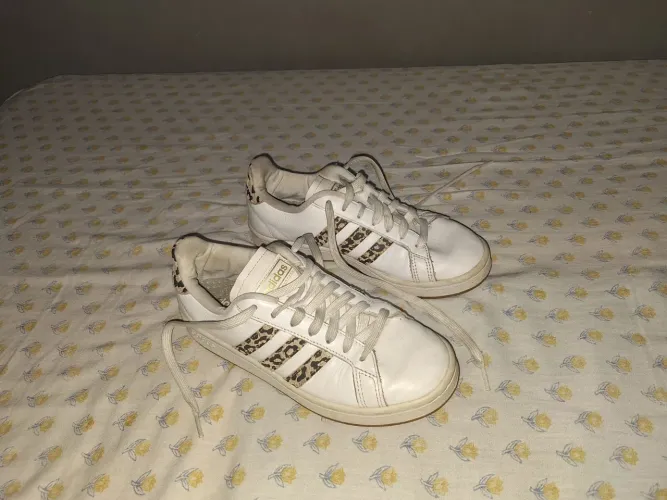 Vendo tênis adidas