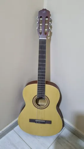 Violão Art Nylon com Capa - Aceito Troca por Guitarra