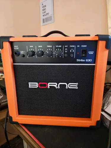 Amplificador de Guitarra Borne Strike G30 15W