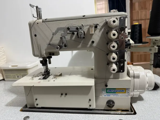Máquina galoneira Bracob BC 5000, motor Direct Drive