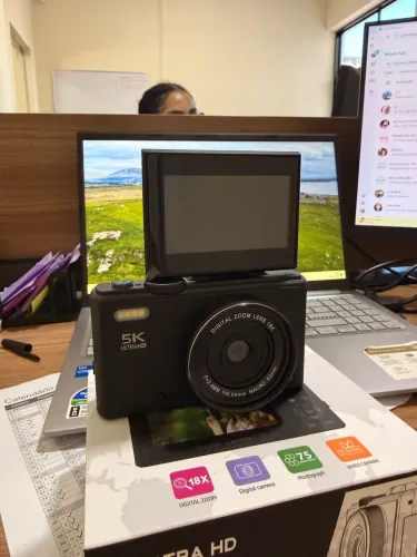 Câmera Digital Vintage Tela Rotativa 4K WIFI + CARTÃO SD 32gb