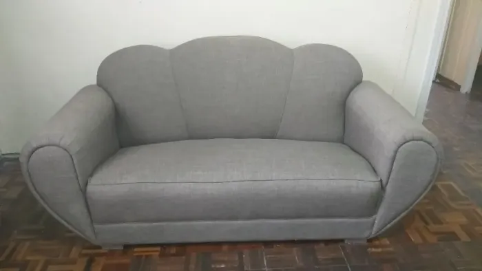 Sofá reformado.