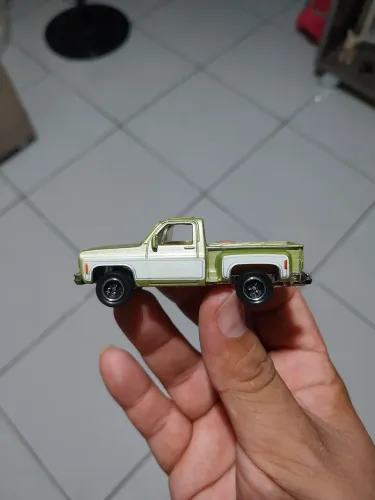 Matchbox '75 Chevy Stepside Pick Up Truck