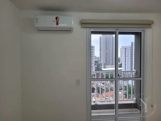 Studio Comercial com Sacada e Ar Condicionado na Vila Prudente
