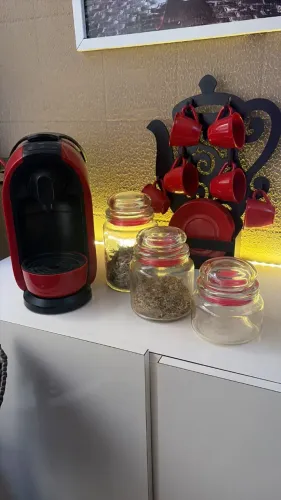 Cafeteira Três Corações Mimo S24 Vermelha + Porta Xícaras + 3 Potes Herméticos