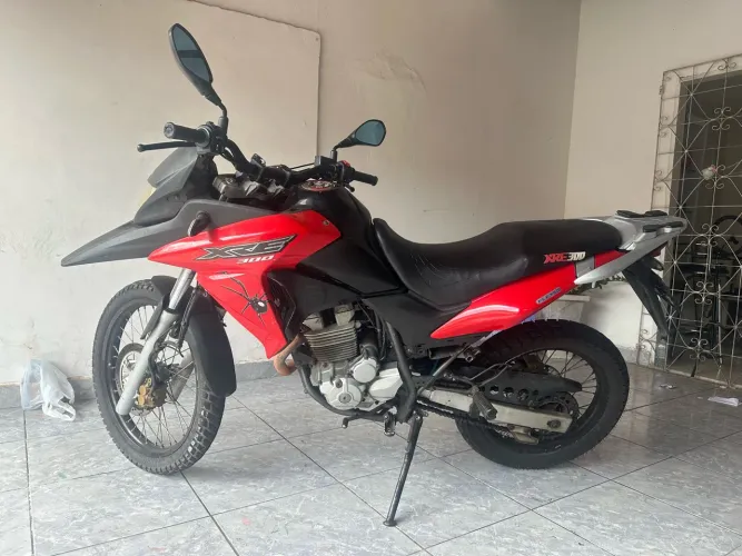 Honda XRE300cc 2014 esportiva com IPVA pago e pneus novos!