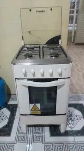 Vende se um fogão