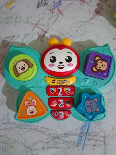 Brinquedo musical e de encaixe