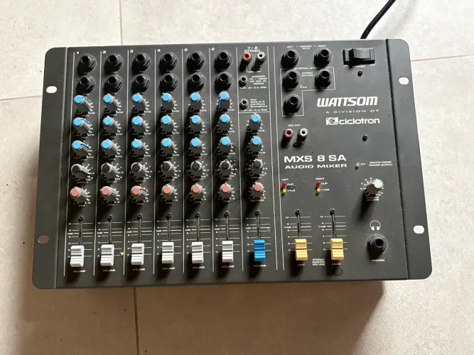Vendo Mesa de som Watsom Mxs 8 SA com 6 canais