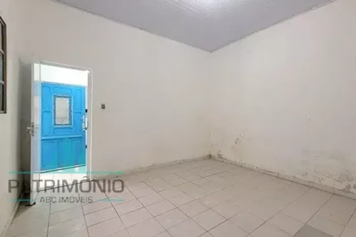 Terreno à venda no bairro Olímpico em São Caetano do Sul.