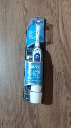 Vendo Escova de Dente Elétrica Oral-B Pro-Saúde Power (Nova e Lacrada)