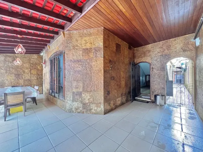Casa, 304m², 5/4, 4 vgs no bairro Batista Campos