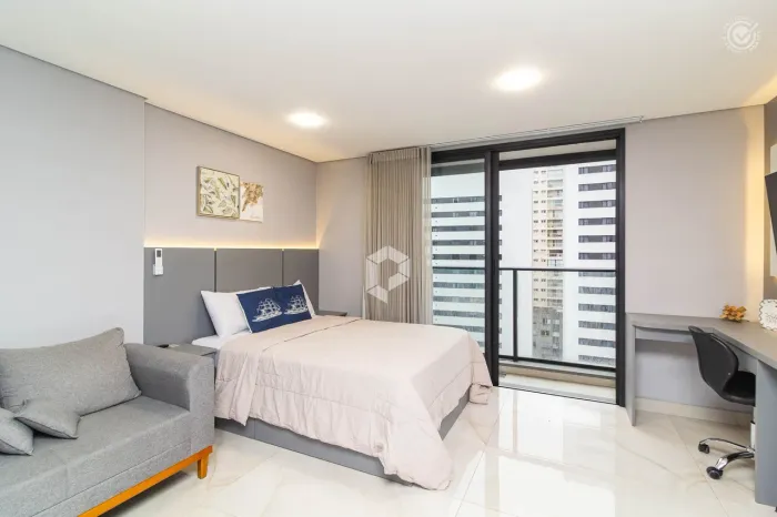 Studio mobiliado no Centro de Curitiba!