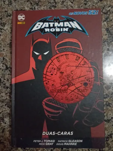 HQ BATMAN E ROBIN: DUAS CARAS