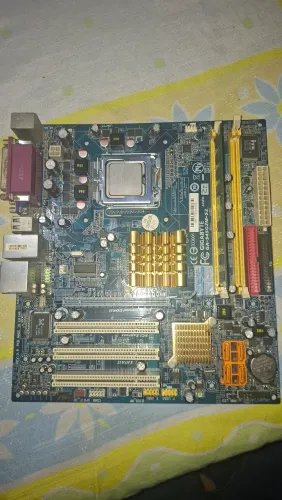 Kit placa mãe ga 945gzm-s2, intel pentium 4, 2gb ram