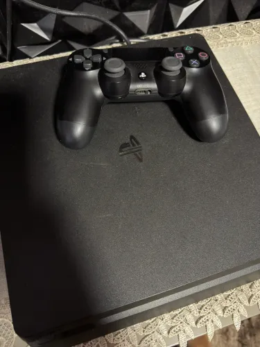 Ps4 slim 1TB único dono com nosta fiscal 