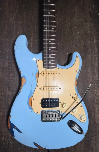 Guitarra Estrato Custom RELIC Delfine Blue - Top!!!