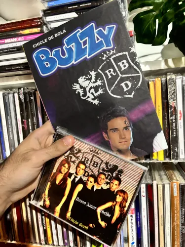 cd rbd rebelde nosso amor português e álbum de figurinhas buzzy