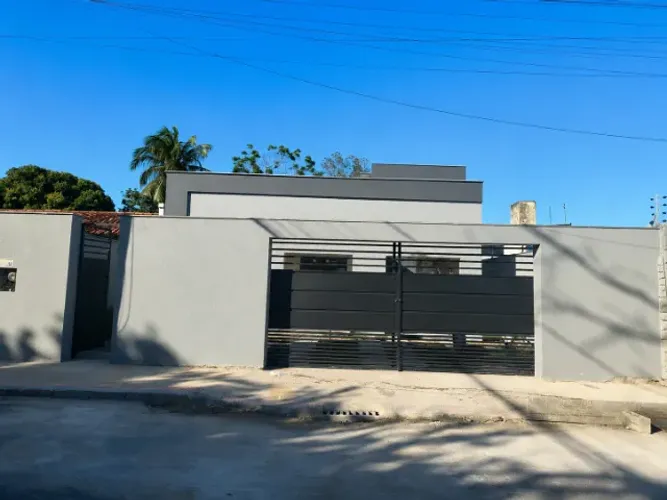 Casa Linear de Alto Padrão com Design Moderno e Área Social Privativa - R$ 1.200.000,00