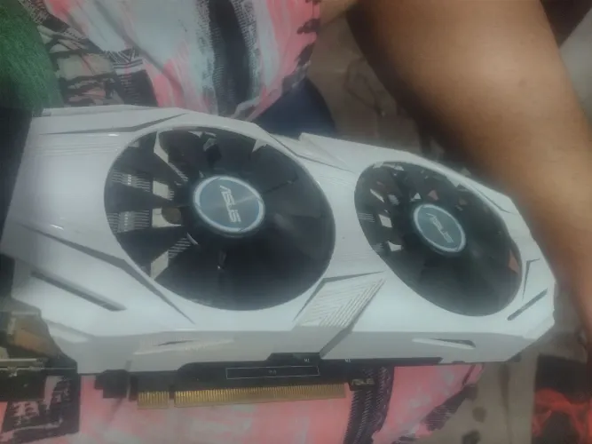 Asus Geforce GTX 1060 com defeito liga normal e não aparece o vedeo