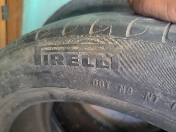 Vendo par de pneus 205/50 R17