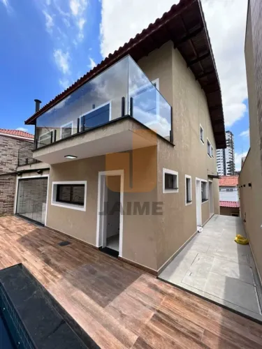 Casa 3 dorms 9 vagas na Rua Cônego Ezequias, Vila Galvão  3 suítes