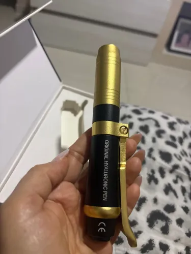 Caneta Pressurizada Preta e Dourada - Hyaluron Pen