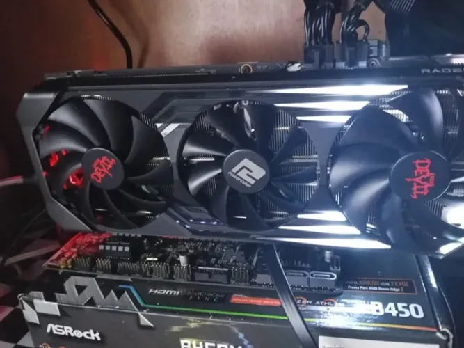 Placa de Vídeo RX 6700 XT Red Devil 12GB - Usada, Lacrada e Nunca Aberta