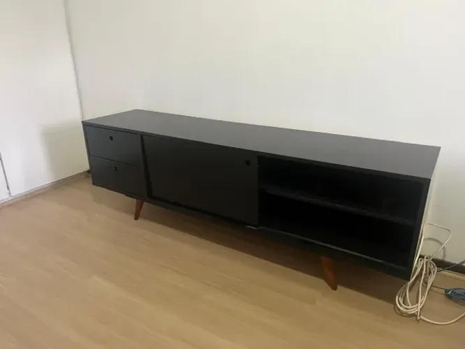Rack preto da Mobly