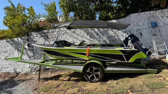 Lancha 40 hp