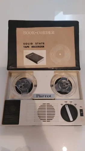 Gravador de Fita Parrot Tape Recorder