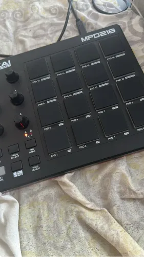 AKAI MPD 218