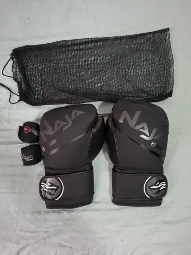 Luva de Boxe 160z + Bandagem 3m + Bolsa