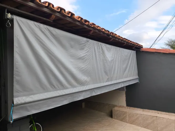 Toldo em ótimo estado