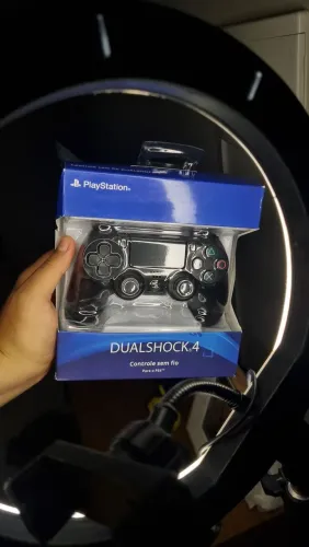 Controle para Ps4 Preto NOVO e LACRADO Com Cabo para Carregamento!